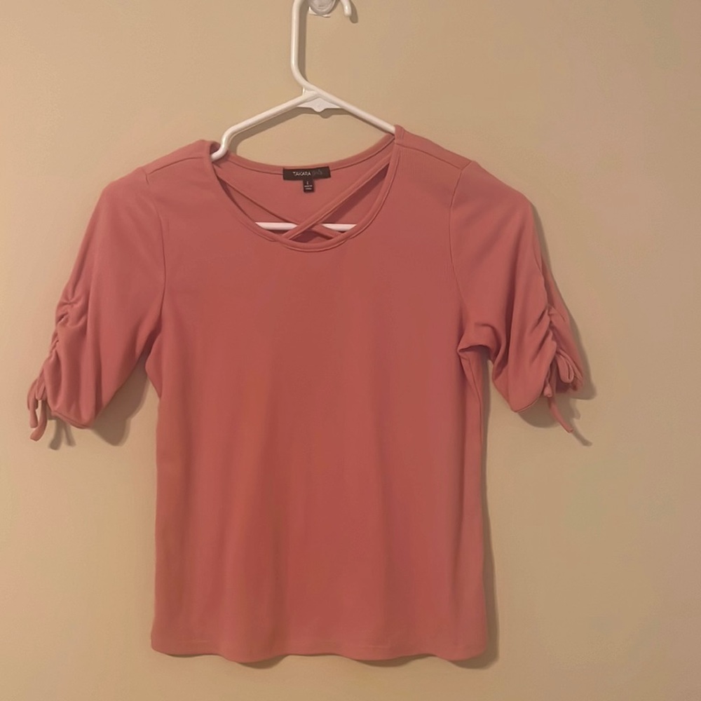 Adorable girl’s top with rouched sleeves